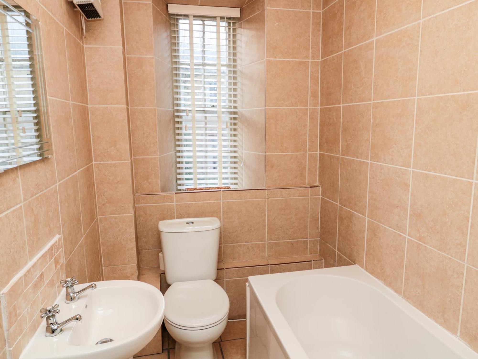 Upper Oakwood Apartment Алнуик Екстериор снимка
